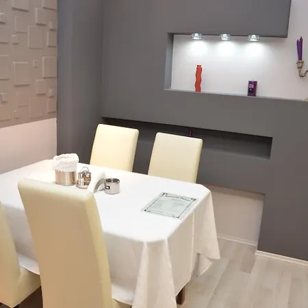 Szieszta Panzio Oda ve Kahvaltı 3*