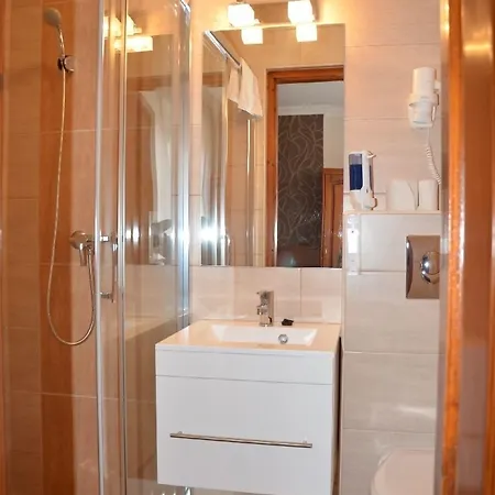 住宿加早餐酒店 茨埃斯塔佩泽欧酒店 Sárvár