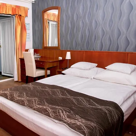 Szieszta Panzió Bed and breakfast 4*