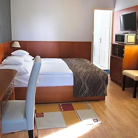Szieszta Panzio Bed & Breakfast