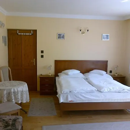 Szieszta Panzio 3*