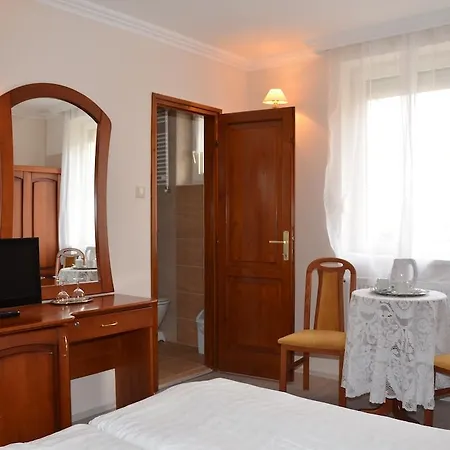 Szieszta Panzio Bed & Breakfast