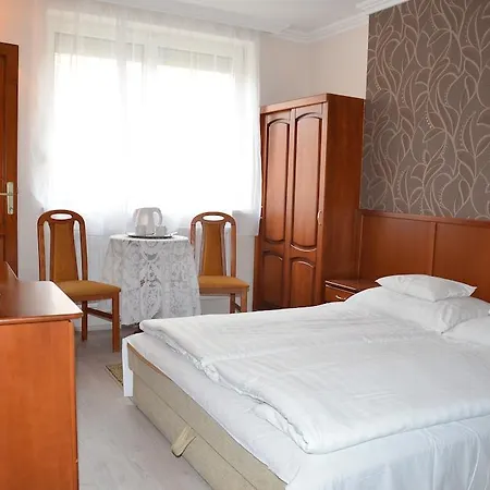 Bed & Breakfast Szieszta Panzio 3*