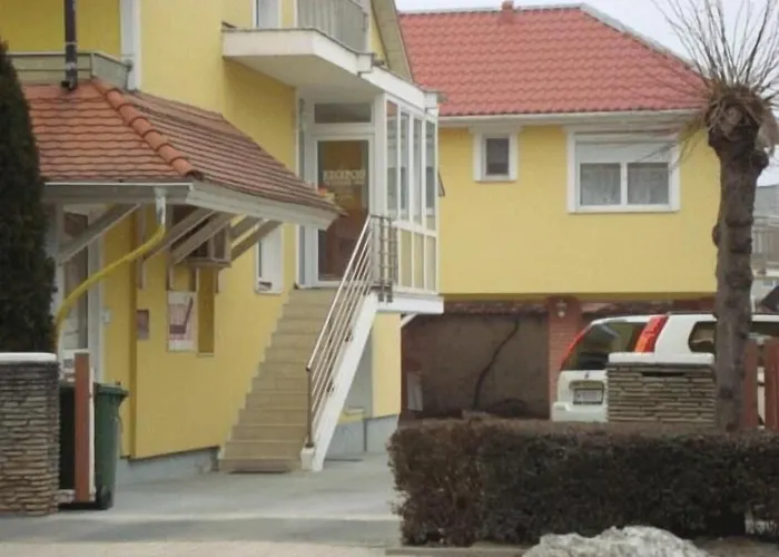 Bed & Breakfast Szieszta Panzio 4*