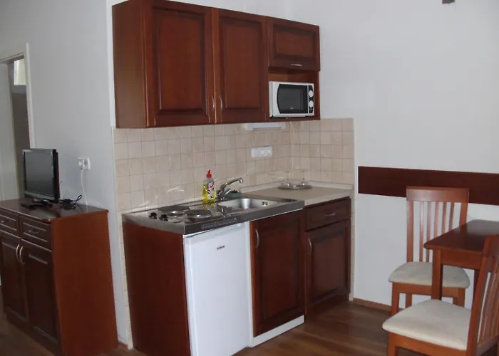 Szieszta Panzio Bed & Breakfast 4*