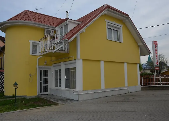 Szieszta Panzió Bed and breakfast 4*